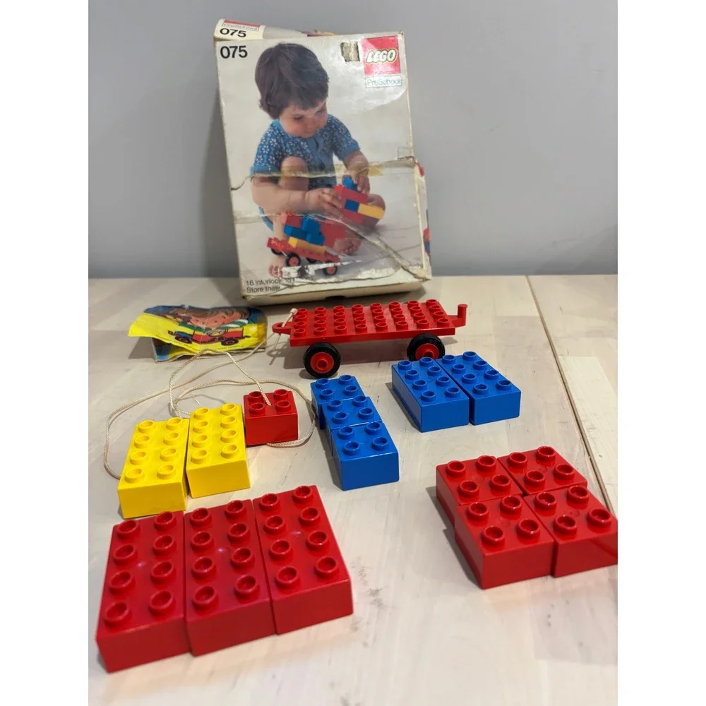 Vintage 1974 LEGO PreSchool Set 075 Pull Toy Wagon 16 Pieces Original Box